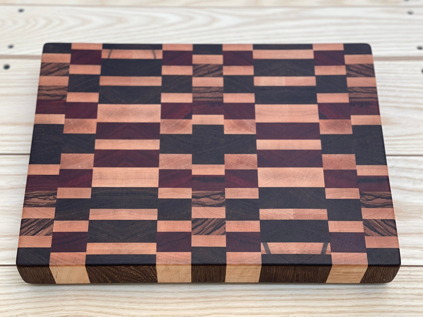 Geometric end grain cutting board