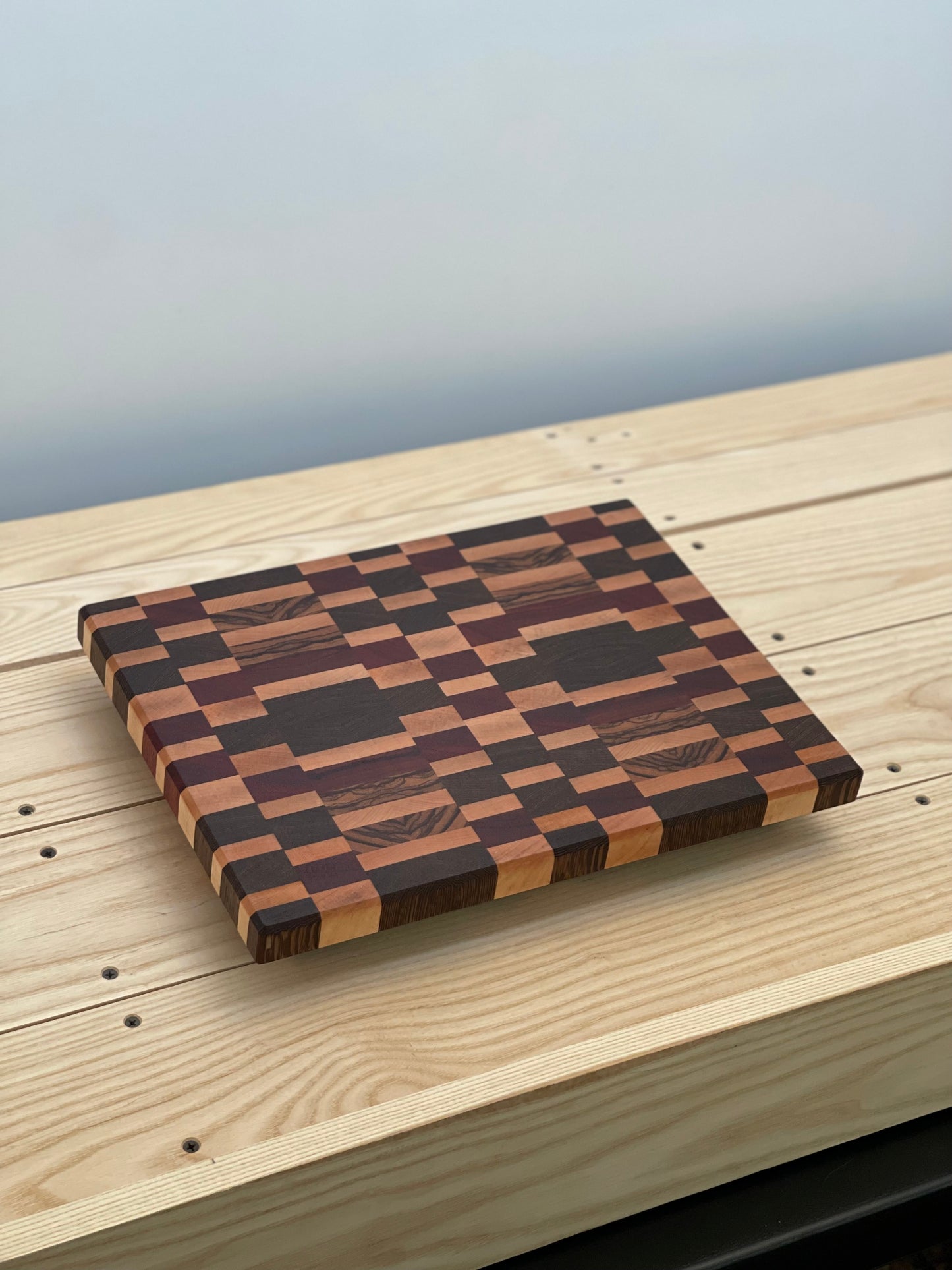 Geometric end grain cutting board