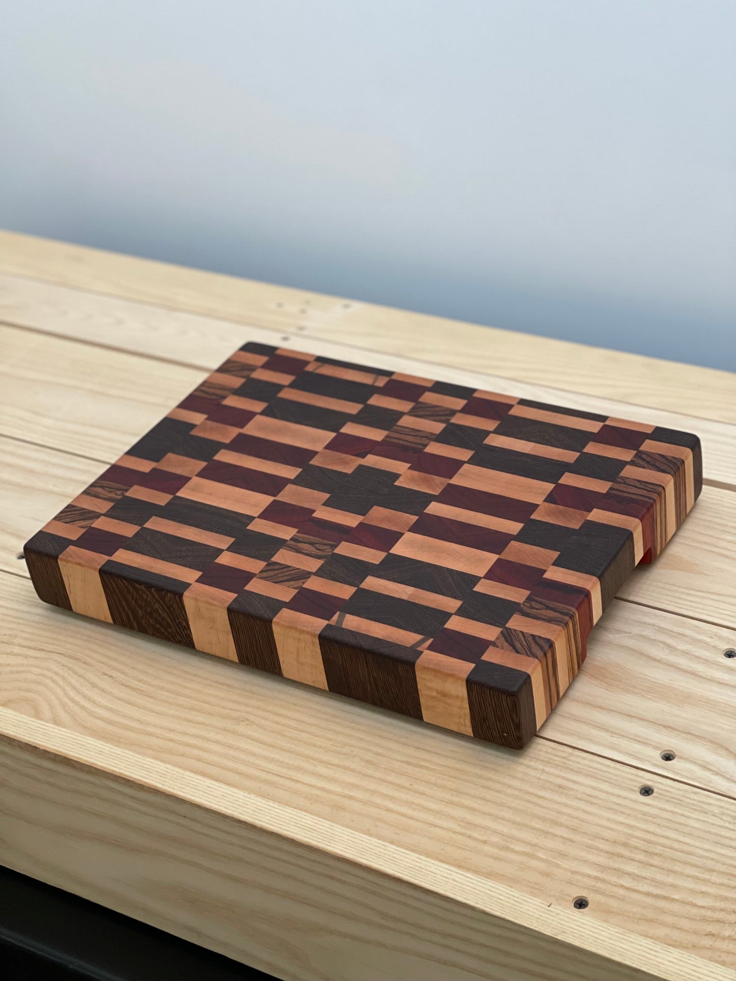 Geometric end grain cutting board