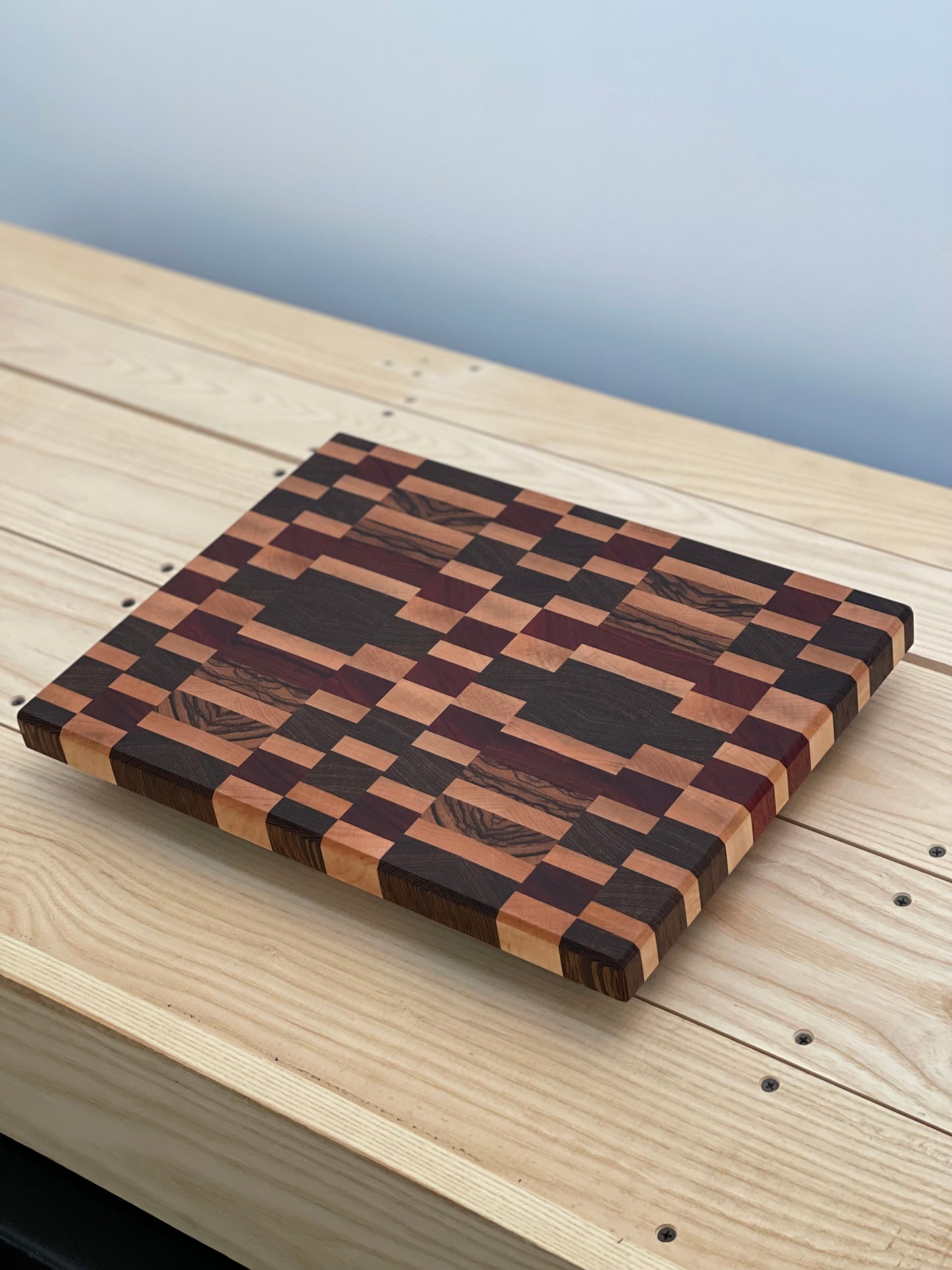 Geometric end grain cutting board