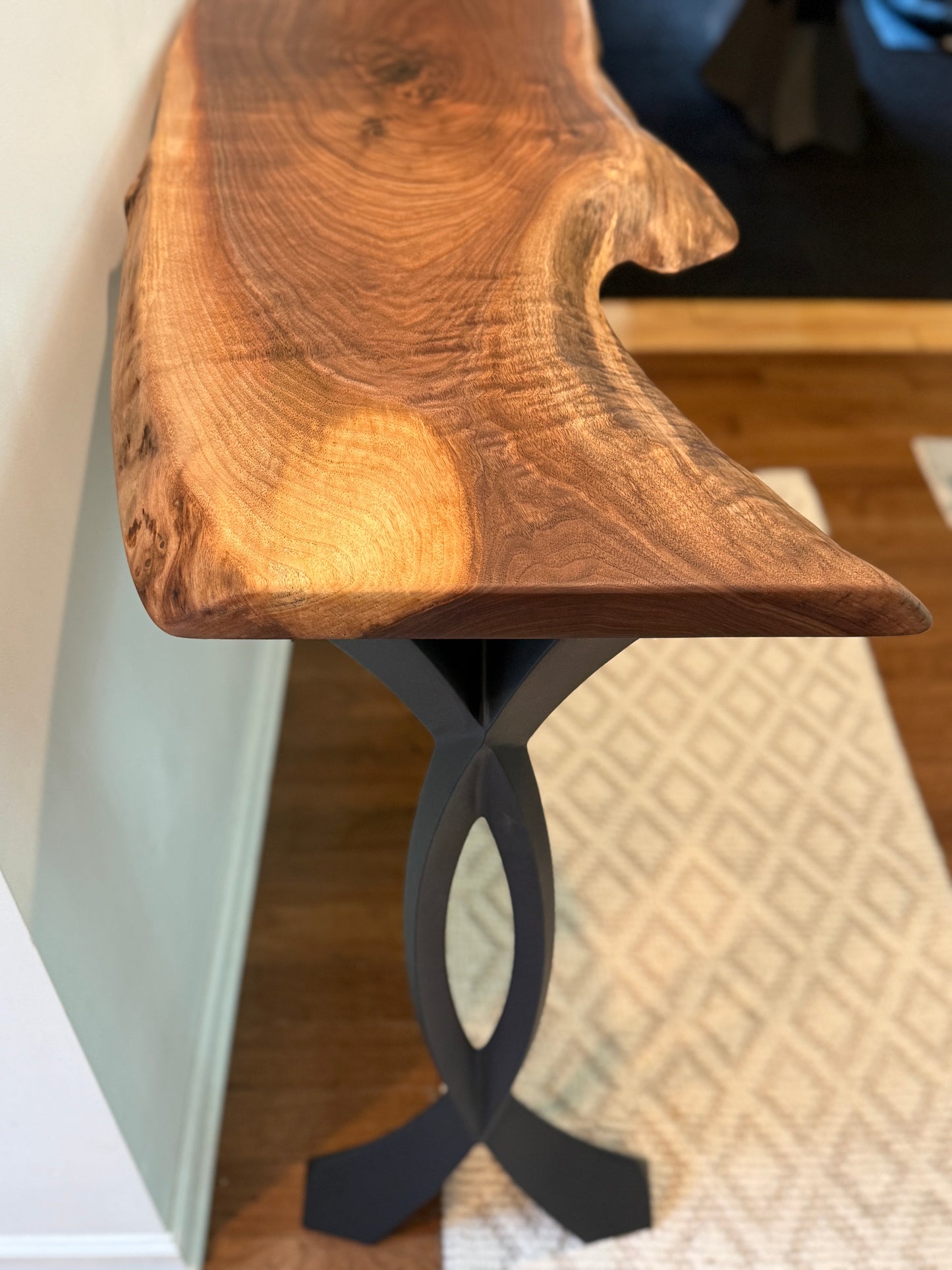Entry/Bar Table