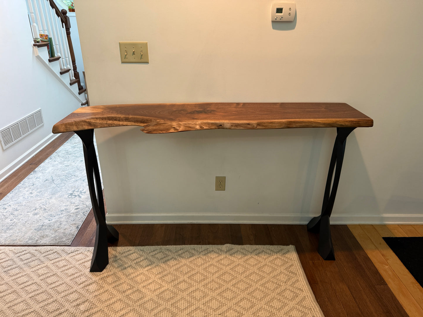 Entry/Bar Table