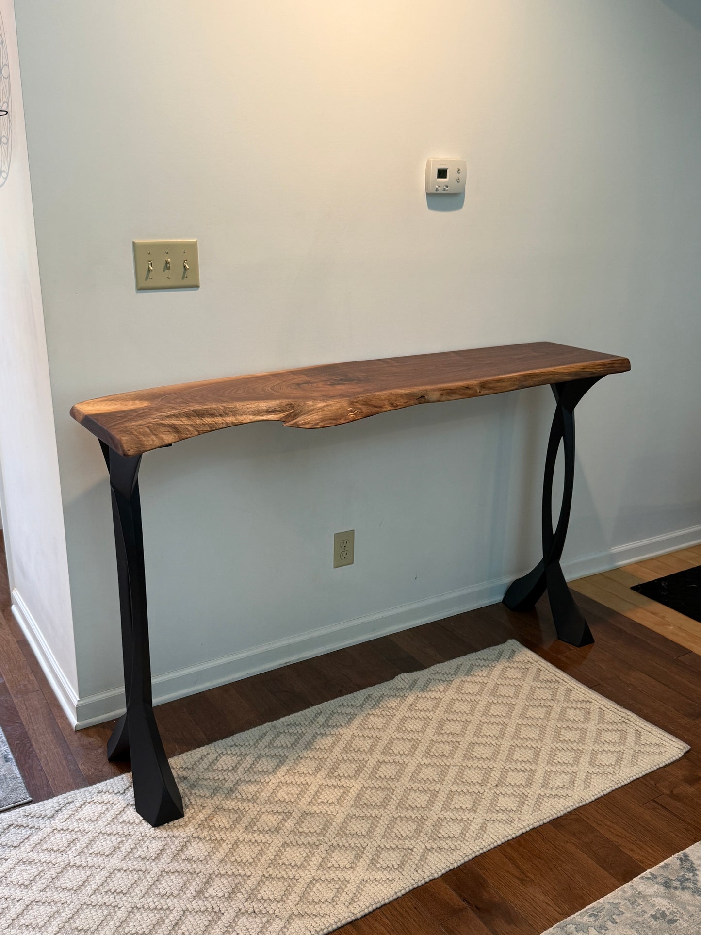 Entry/Bar Table