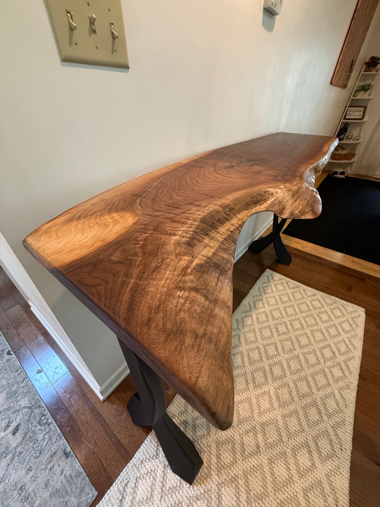 Entry/Bar Table