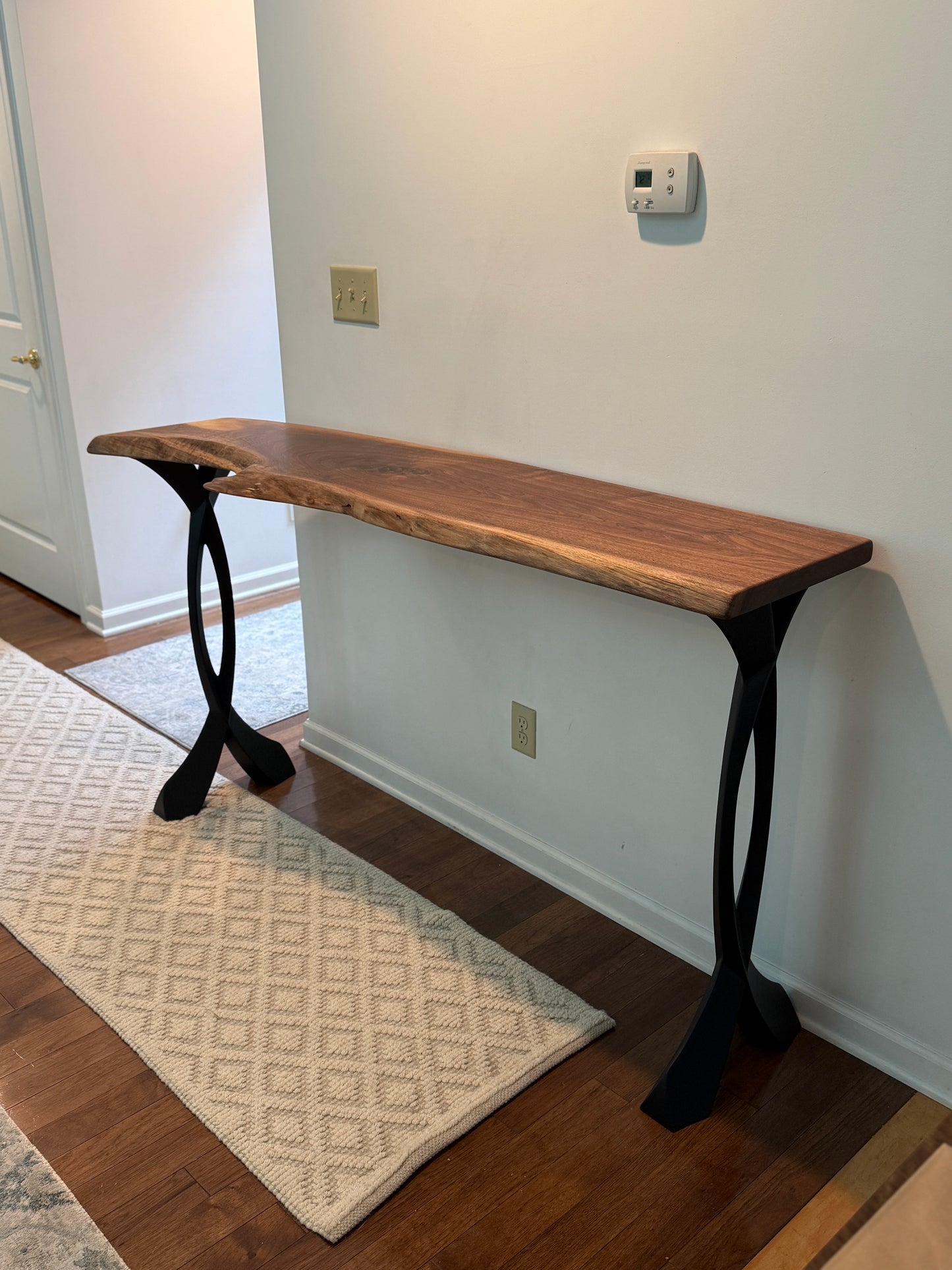 Entry/Bar Table