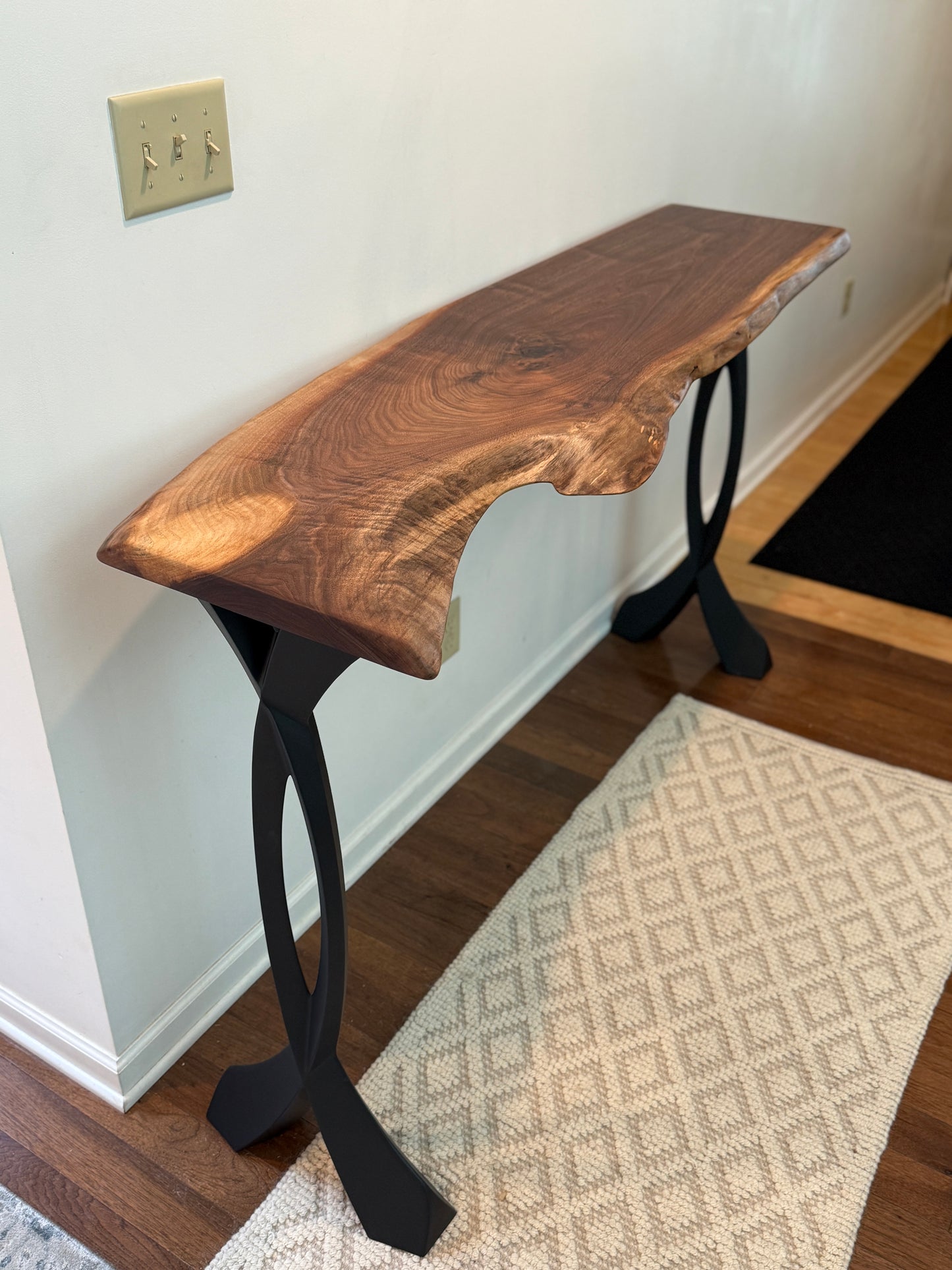 Entry/Bar Table