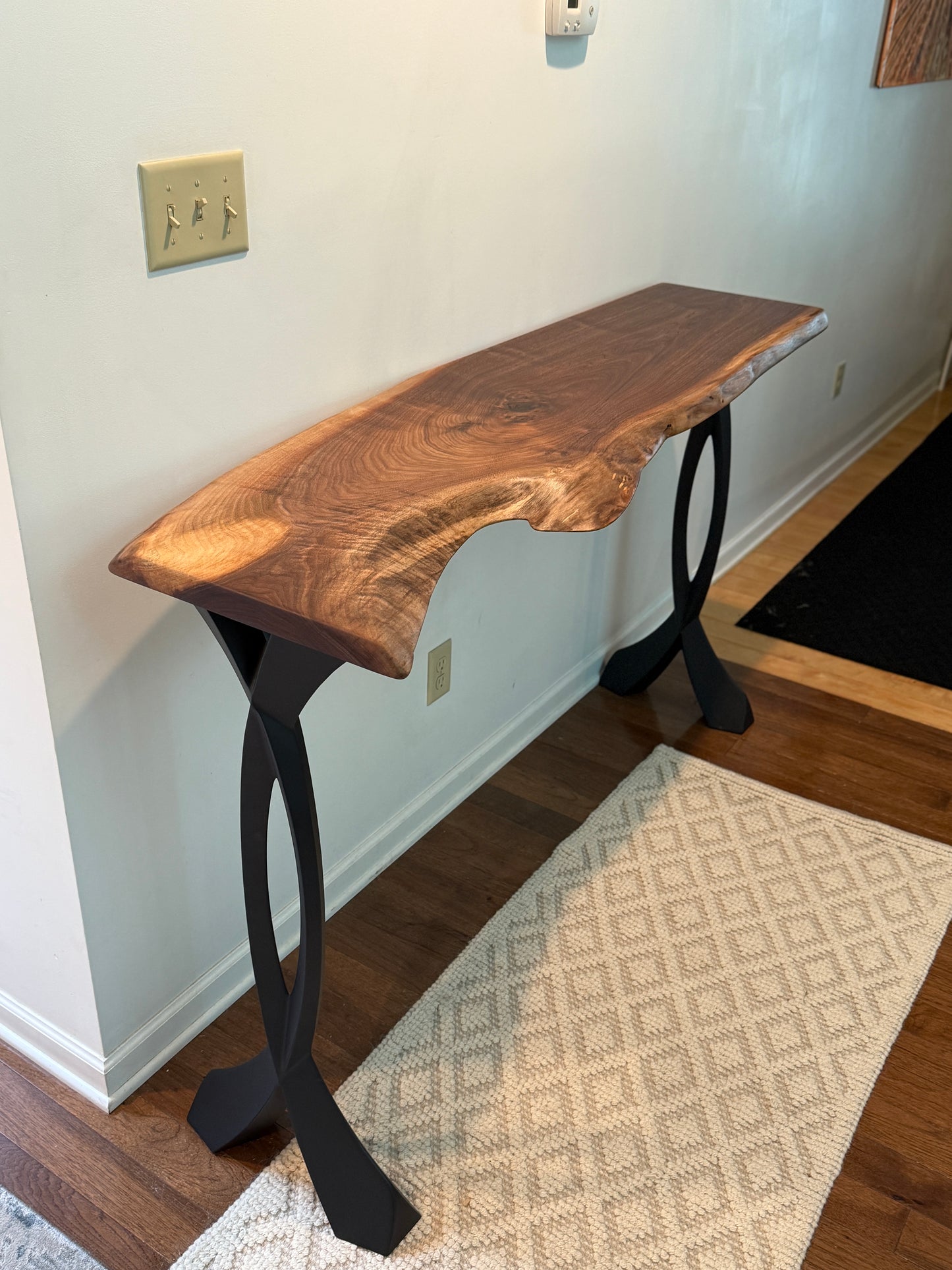 Entry/Bar Table