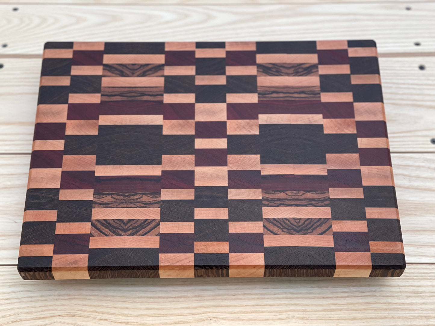 Geometric end grain cutting board