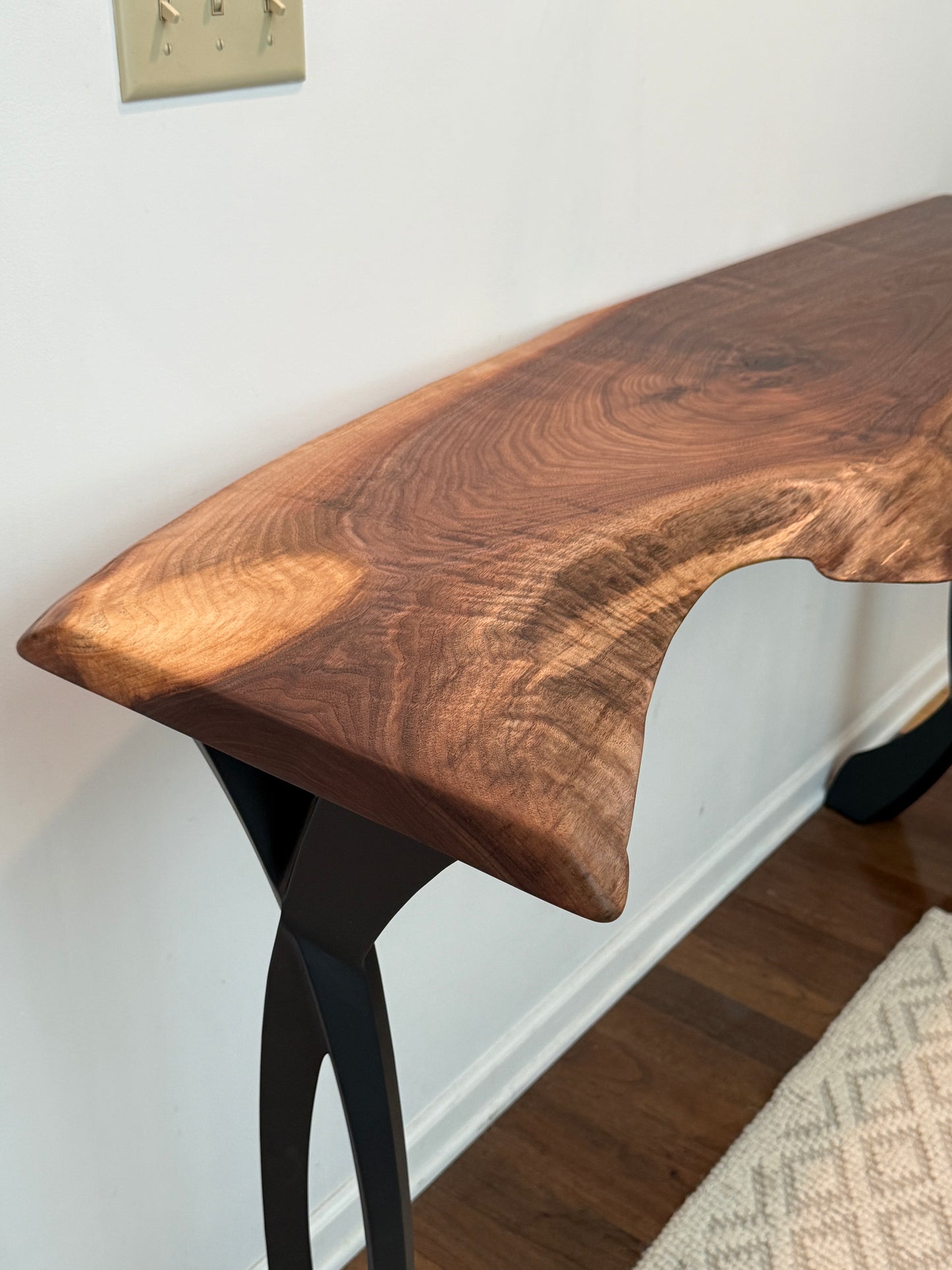 Entry/Bar Table
