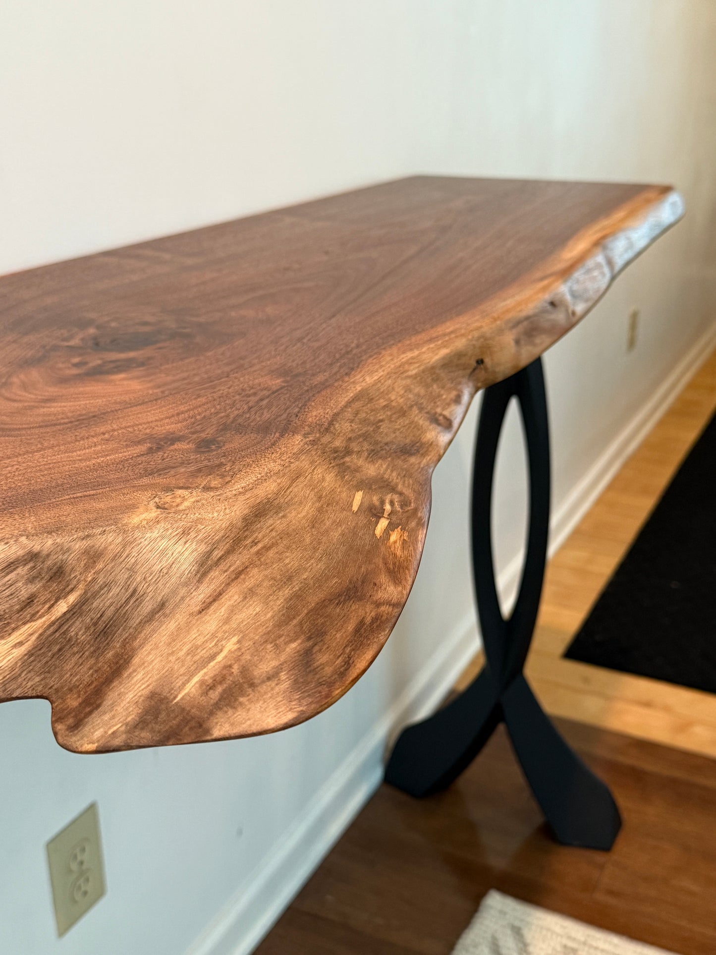 Entry/Bar Table