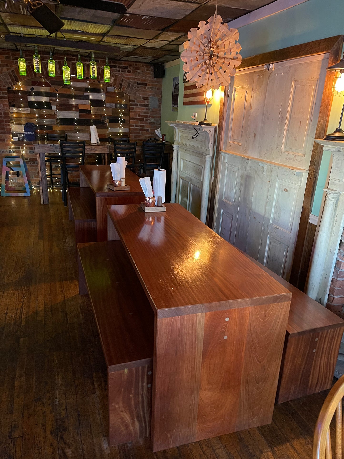 Garden Style Restaurant table and bench set