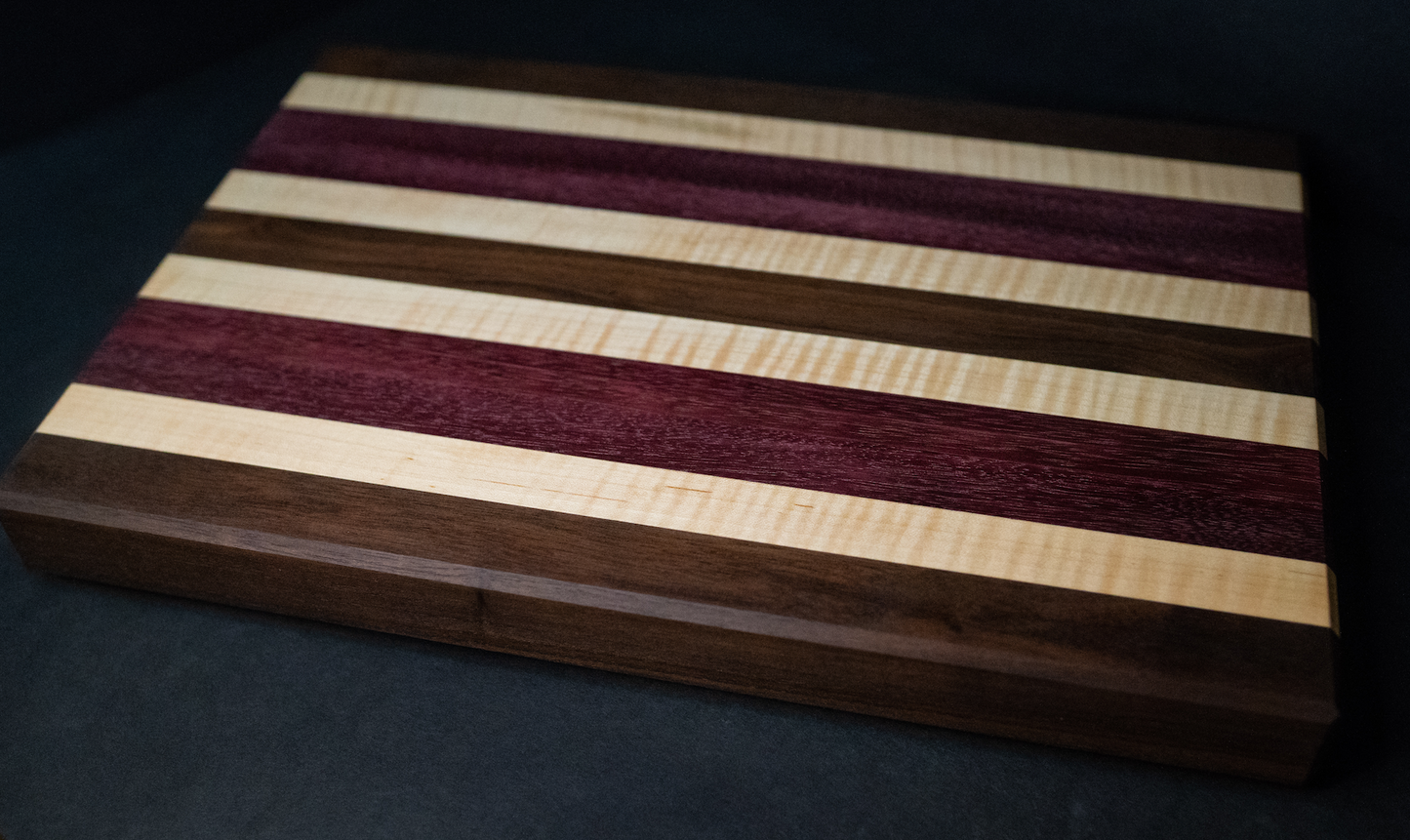 Medium Walnut Edge Grain Cutting Board