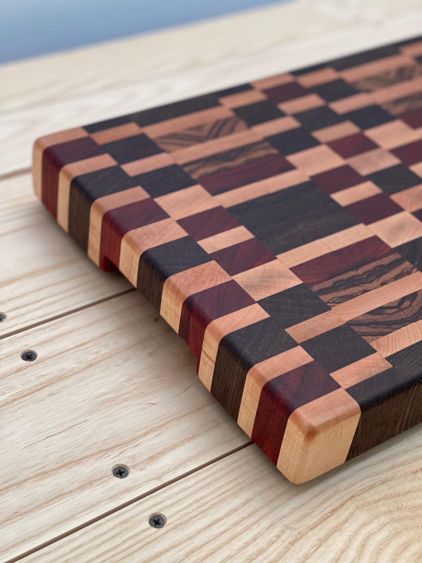 Geometric cutting board