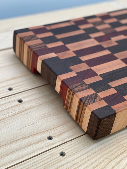 Geometric end grain cutting board