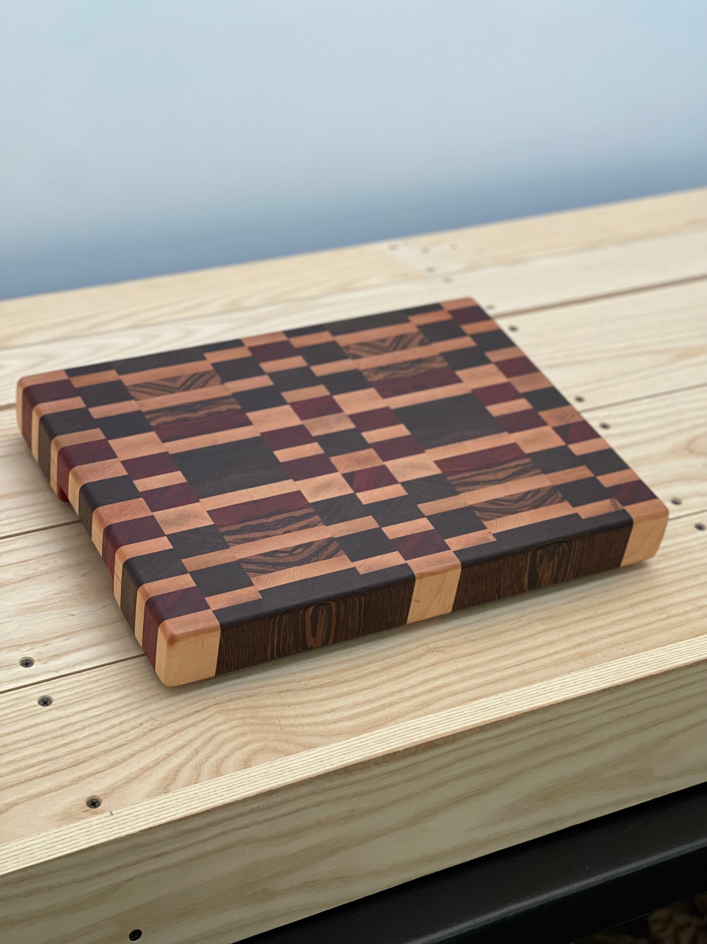 Geometric cutting board