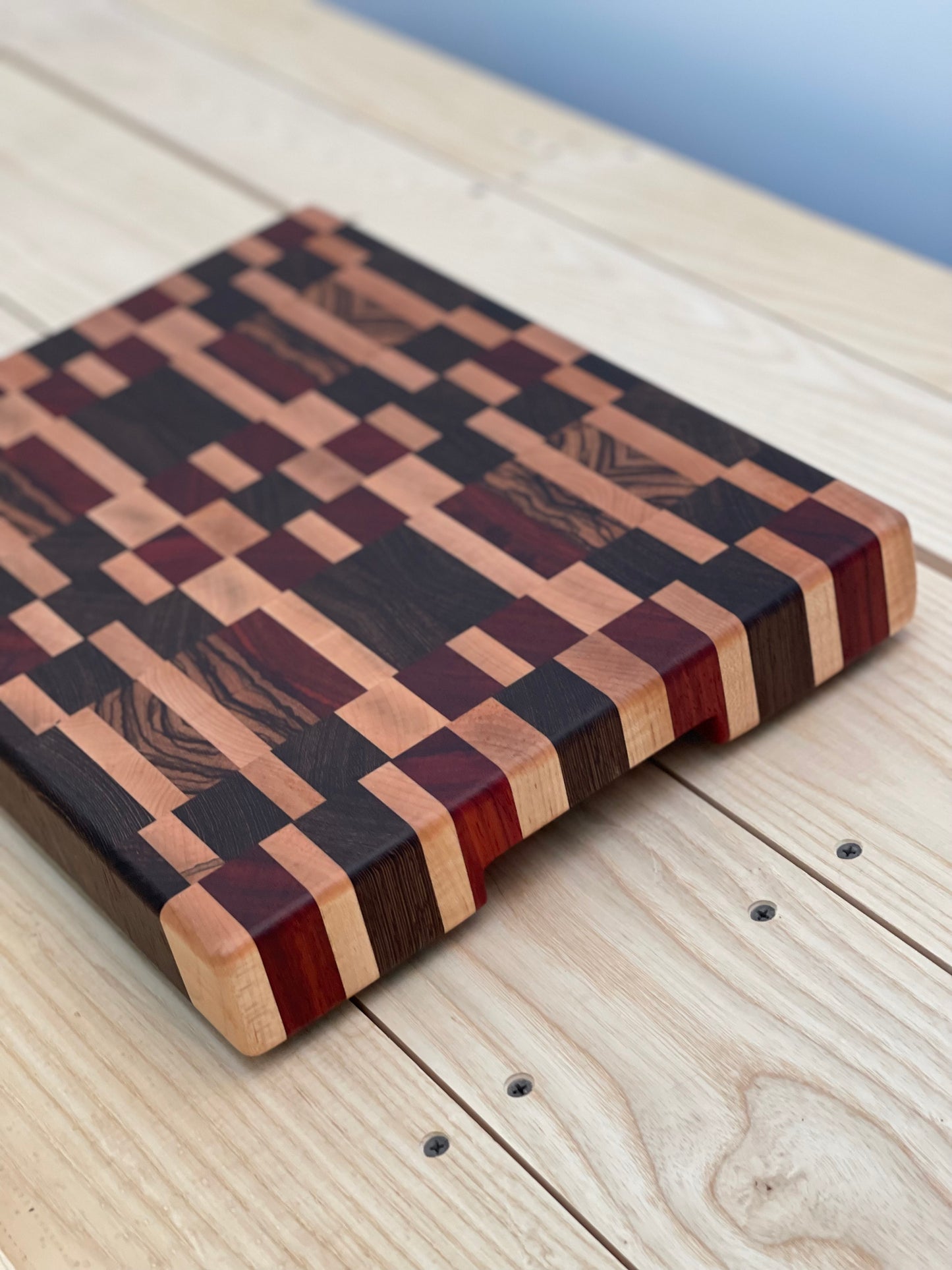 Geometric cutting board